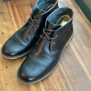 Men’s UGG lace-up brown boots size 10